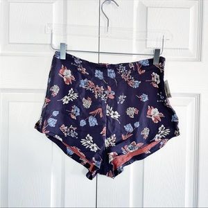 3/$30! Kimchi Blue Urban Outfitters Floral Hot Shorts